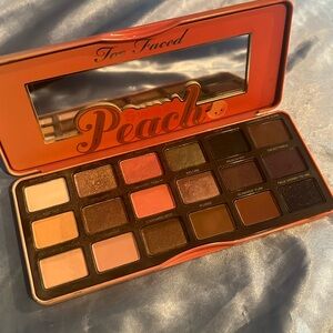 Too Faced- Sweet Peach eyeshadow palette